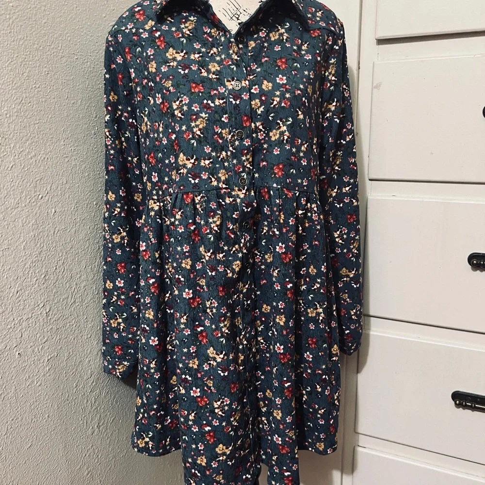 Floral Button-Up Dress - Picture 3 of 6
